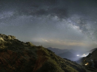 17 南投合歡山石門山全景銀河