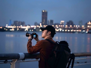 blue tone photographer